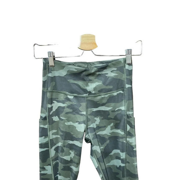 Athleta Ultimate Camo 7/8 Tight Leggings Pockets Olive Green‎ Size XS - Picture 3 of 12
